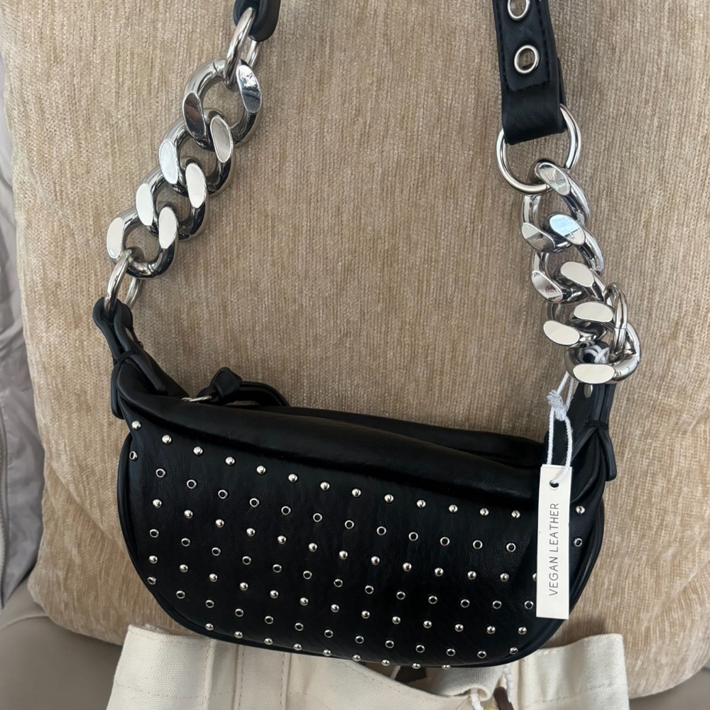 2bags- Nike and Urban Outfitters
